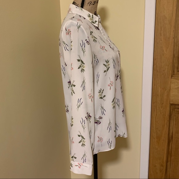 🌿Floral Button down - Picture 5 of 7